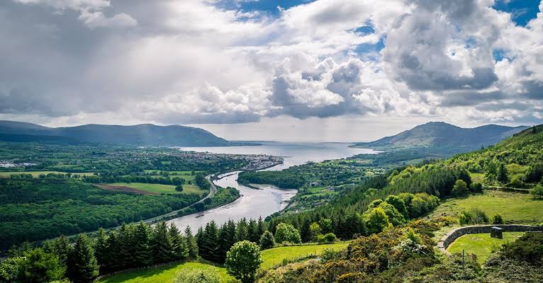 Newry & the Mournes — local landmark and streetscape